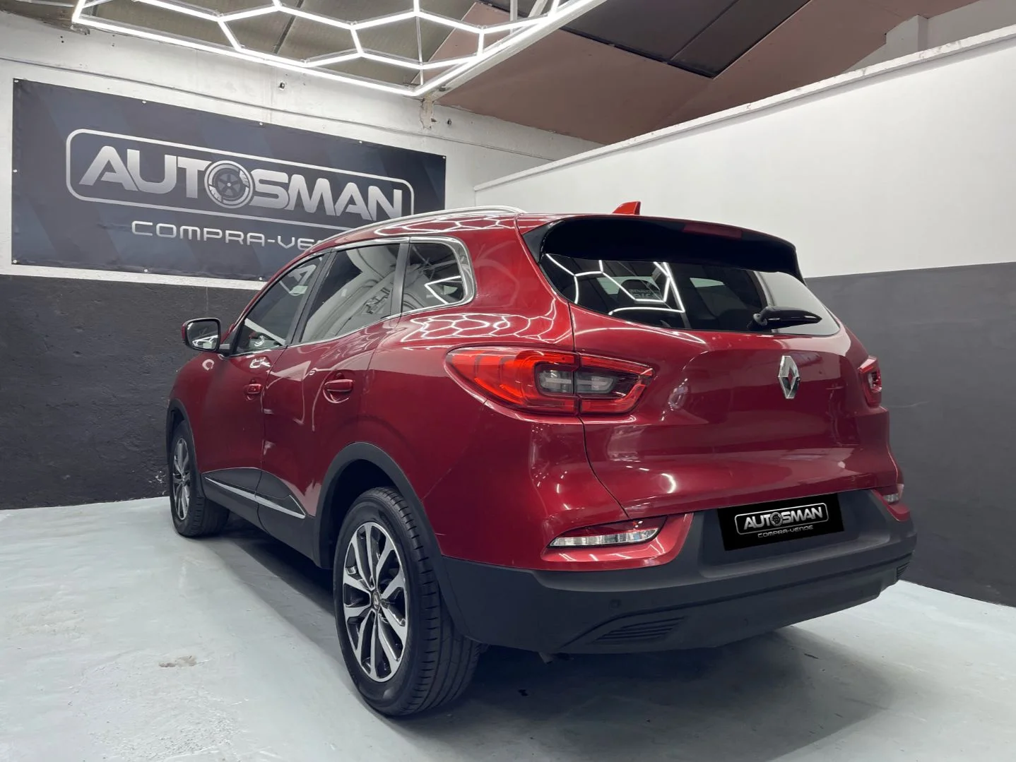 RENAULT Kadjar Zen Blue dCi 2019 Diésel Rojo - Detalle